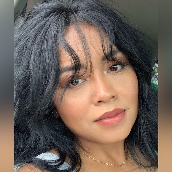 Meet your Posher, Rattana - Picture 1 of 5